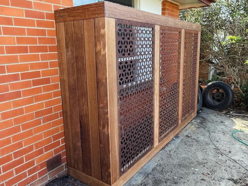 Merbau Screen - Rust Feature Project - Edithvale VIC